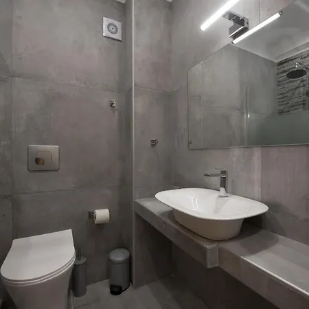 Rob Venture At The Of Apartamento Atenas